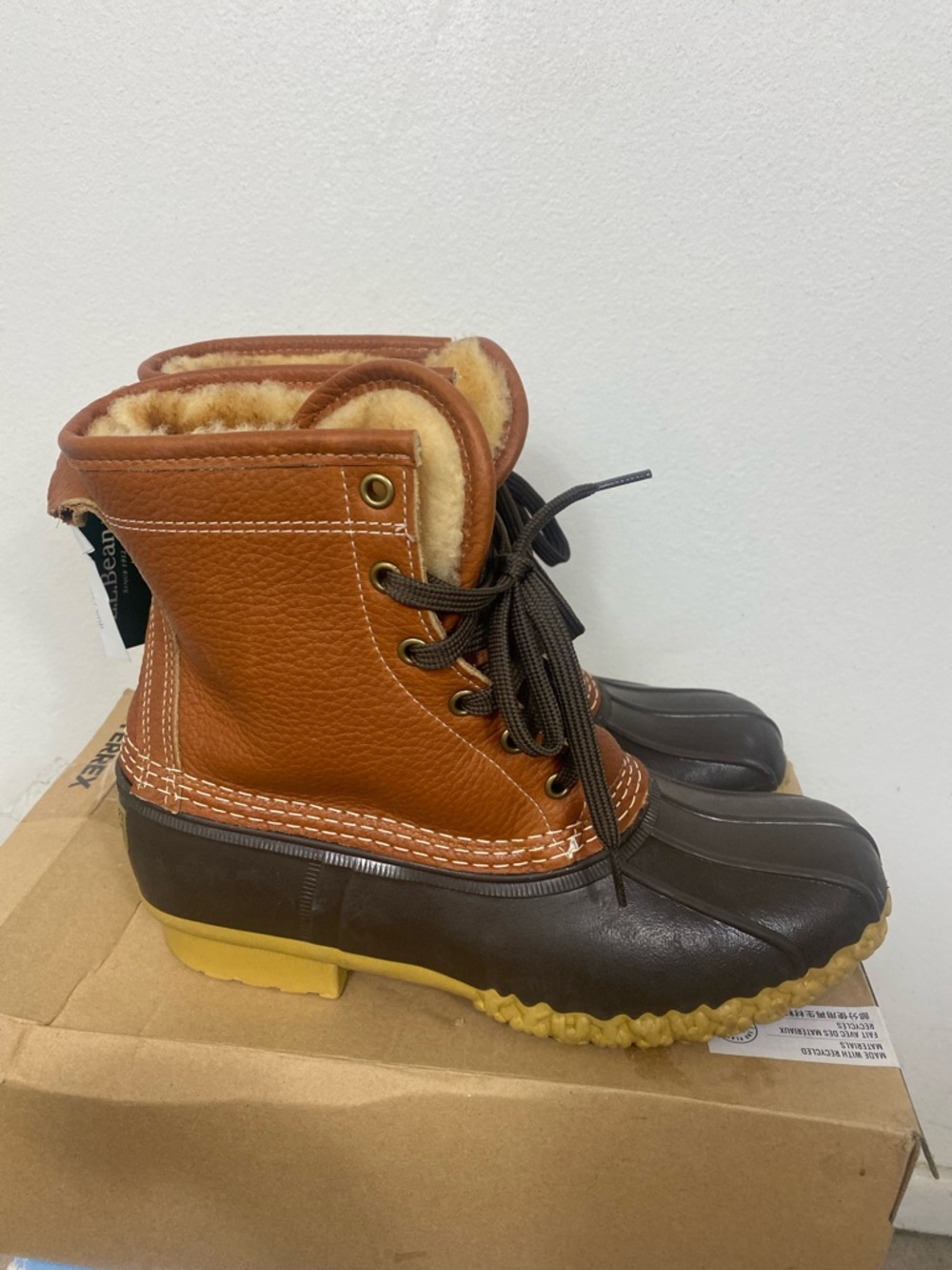 LL Bean Duck Boots Women’s Size 9 Lamb Fur Lined Leather Insulated Gorpcore